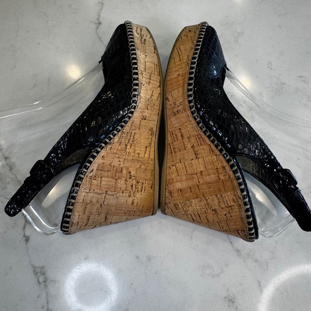 Stuart Weitzman Women 6.5 Black Snakeskin Embossed Cork Wedge Slingback Sandals - Picture 3 of 15
